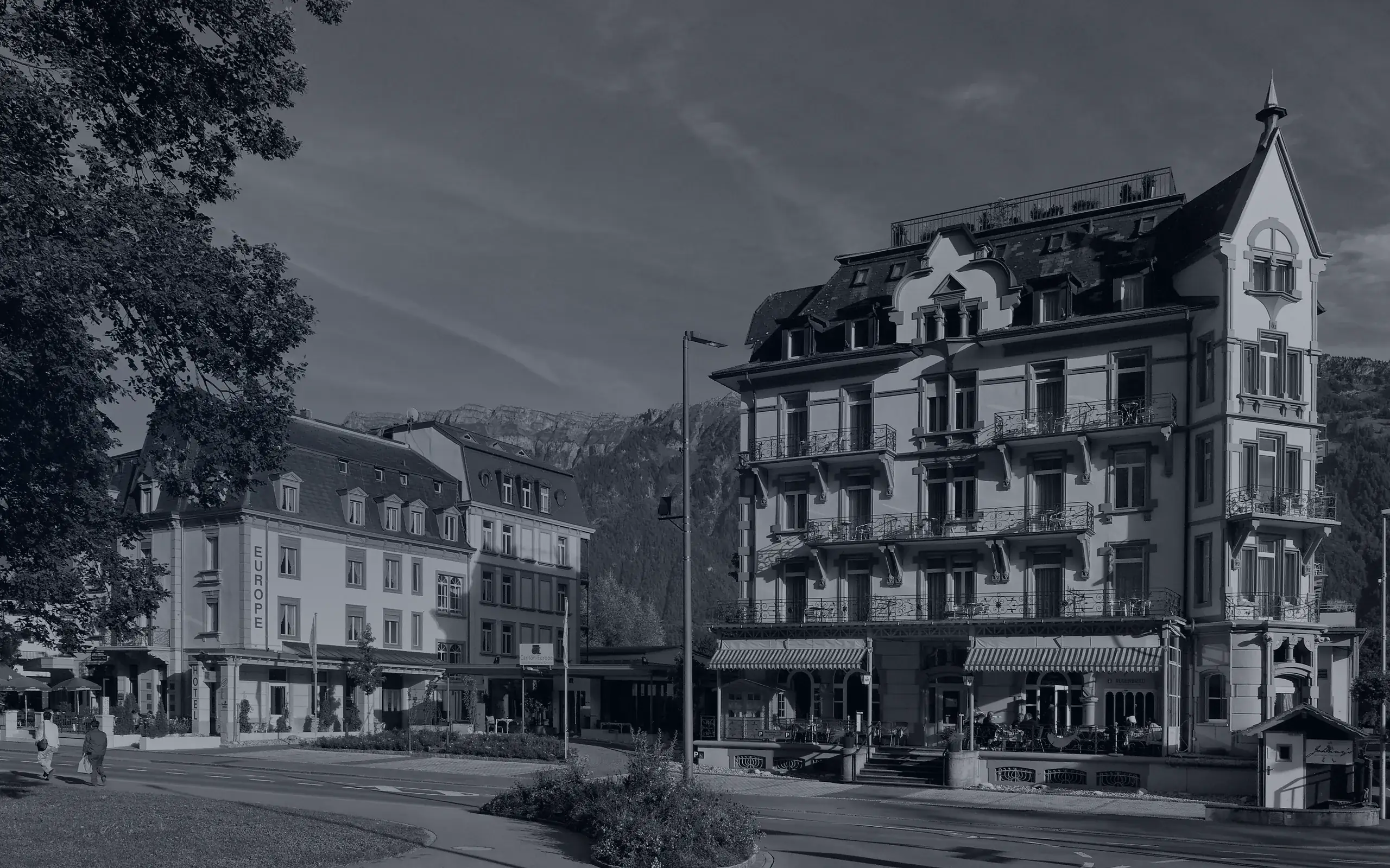 Das Europe und das Carlton am Höheweg, Aufnahme in Schwarzweiss